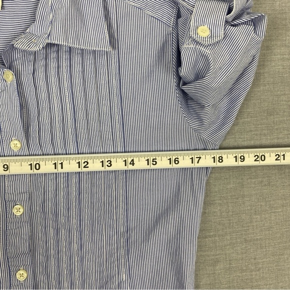 Levi's Pinstripe Button Up Shirt Cotton Button Tab Sleeves and Cuff Sz Small - Picture 7 of 8